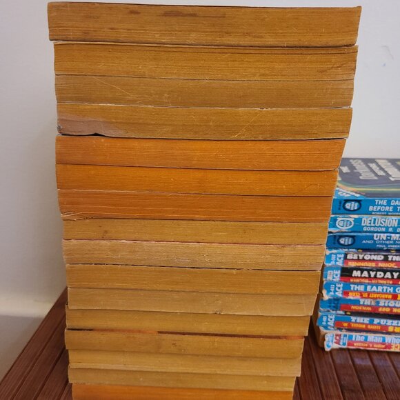 25 Vintage ACE Doublesided Sci Fi Paperbacks - Picture 9 of 14
